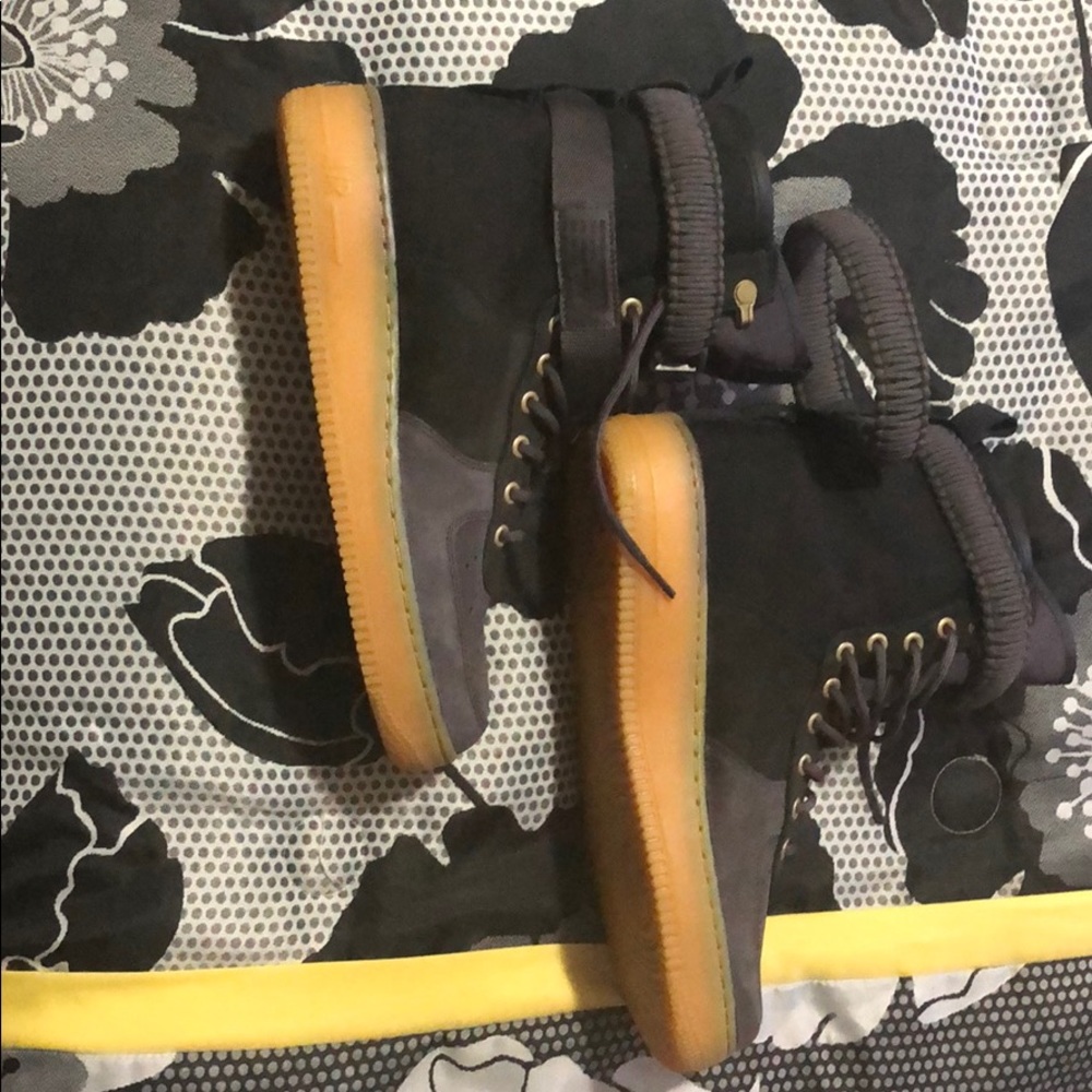 Nike Air Force 1 premium